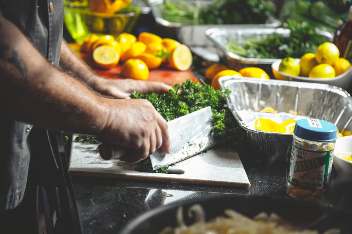 Wellnessmealpreparation team of professional cooking instructors